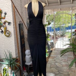 ▪️▪️BLACK LOW-CUT HALTER RUCHED BODY-CON DRESS▪️▪️